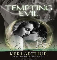 Tempting Evil (Riley Jenson Guardian) by Keri Arthur Paperback Book