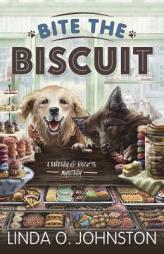 Bite the Biscuit (A Barkery & Biscuits Mystery) by Linda O. Johnston Paperback Book
